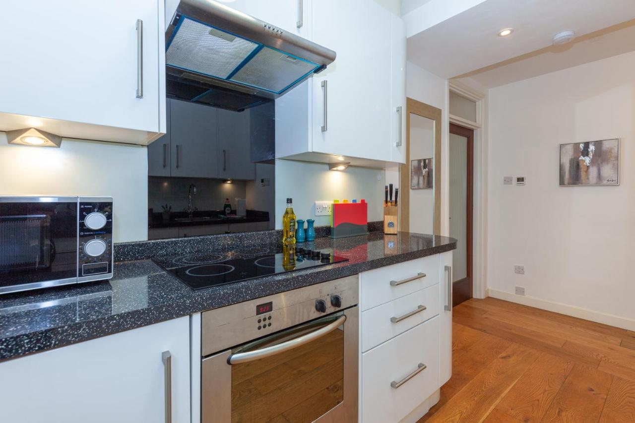 Vibrant & Bright City Centre Apartment! Оксфорд Екстериор снимка