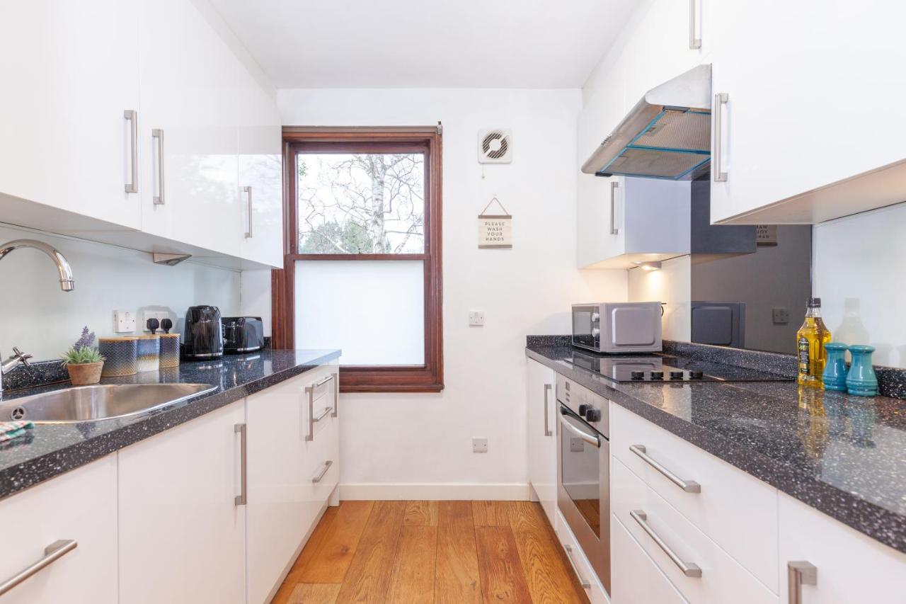 Vibrant & Bright City Centre Apartment! Оксфорд Екстериор снимка