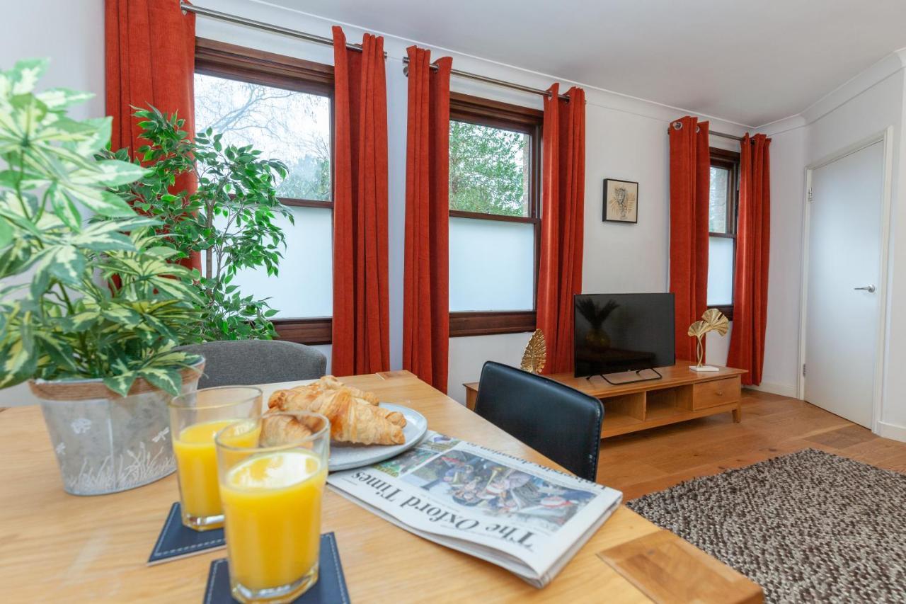 Vibrant & Bright City Centre Apartment! Оксфорд Екстериор снимка
